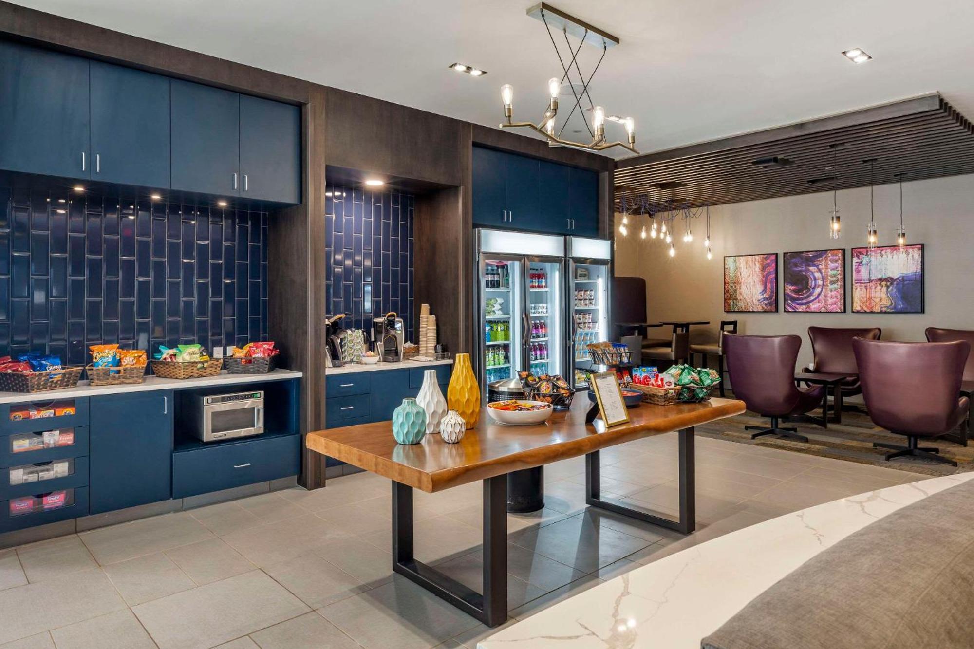 Cambria Hotel Manchester South Windsor Экстерьер фото