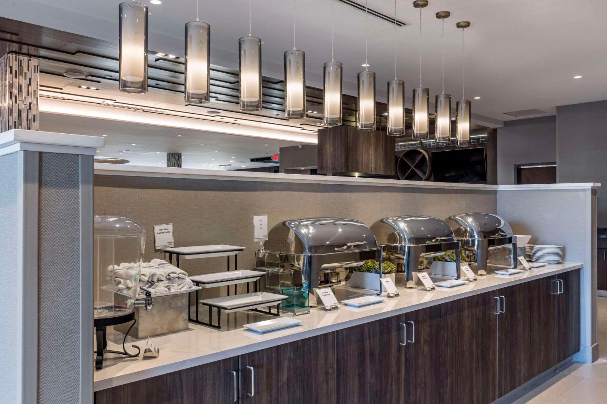 Cambria Hotel Manchester South Windsor Экстерьер фото