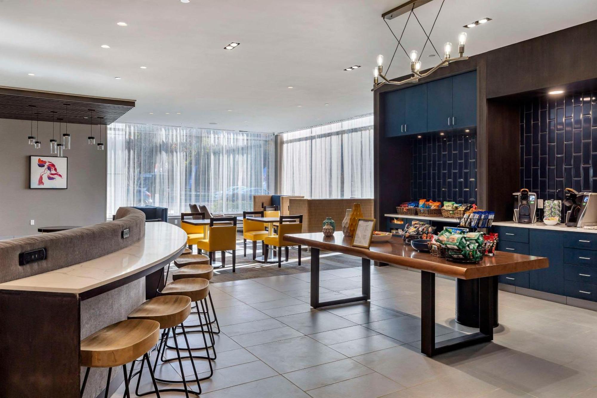 Cambria Hotel Manchester South Windsor Экстерьер фото