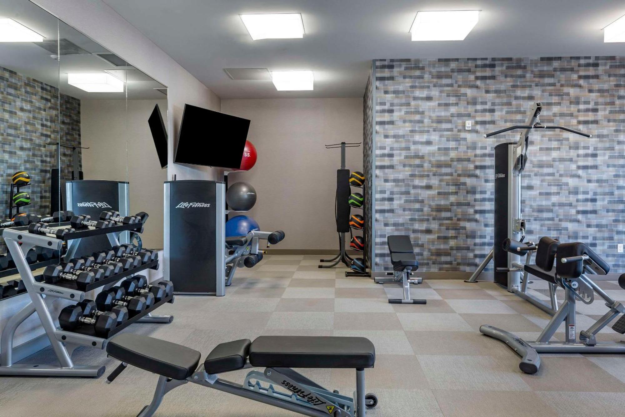 Cambria Hotel Manchester South Windsor Экстерьер фото