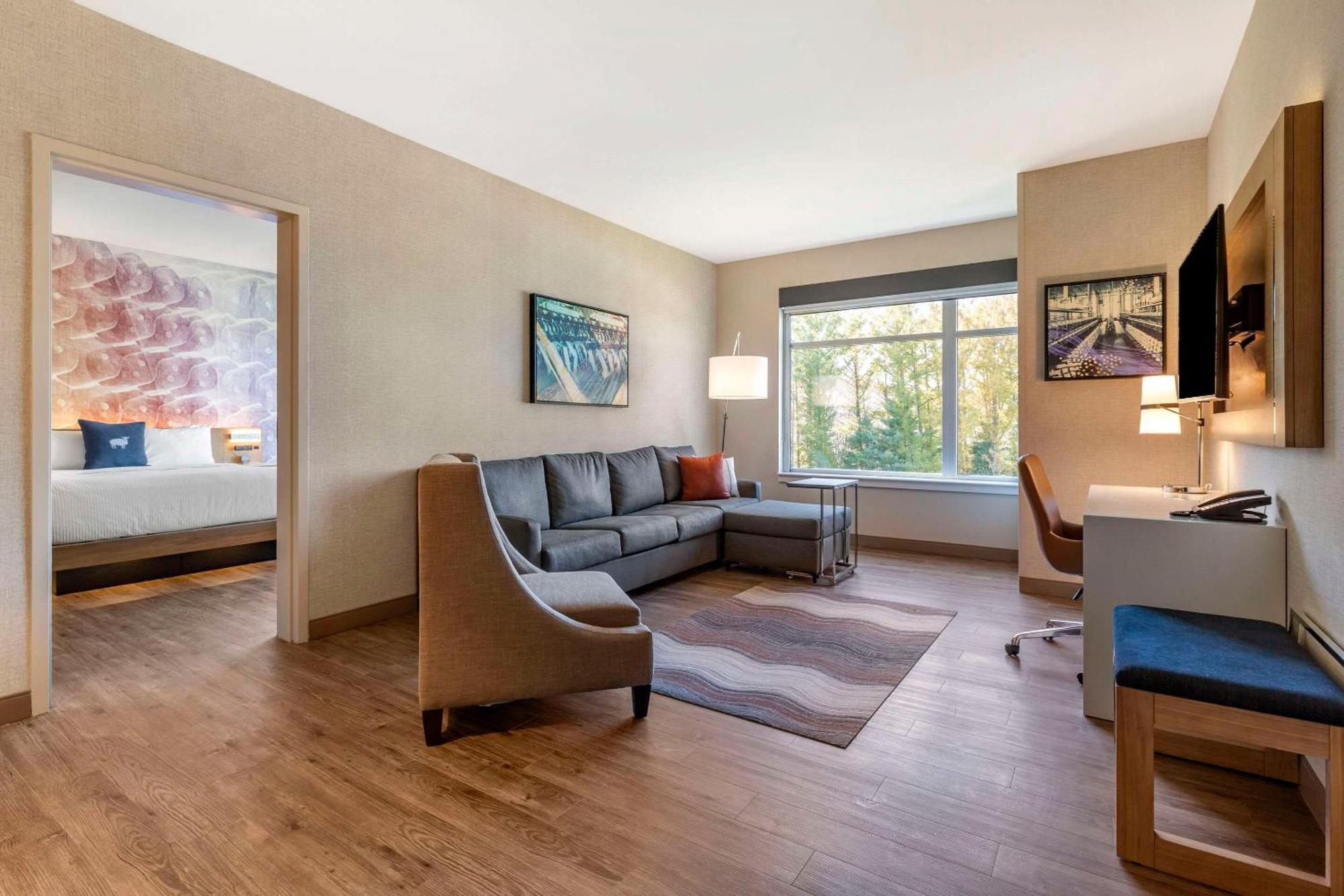 Cambria Hotel Manchester South Windsor Экстерьер фото