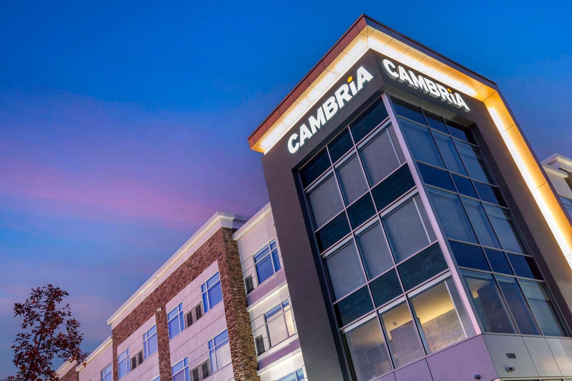 Cambria Hotel Manchester South Windsor Экстерьер фото