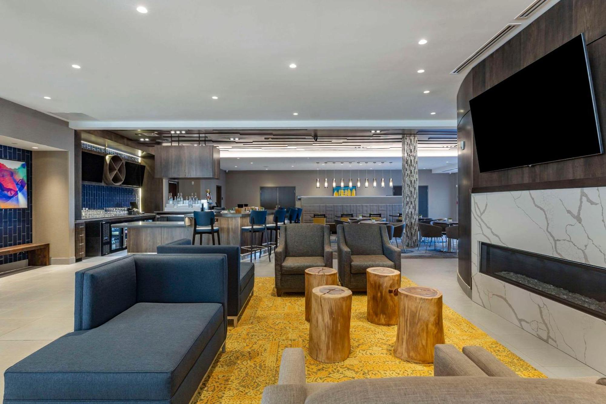 Cambria Hotel Manchester South Windsor Экстерьер фото