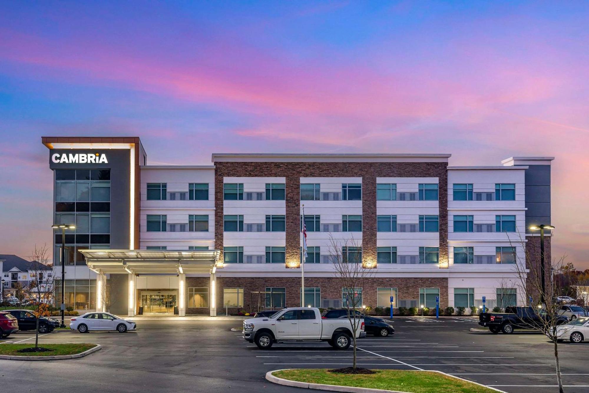 Cambria Hotel Manchester South Windsor Экстерьер фото